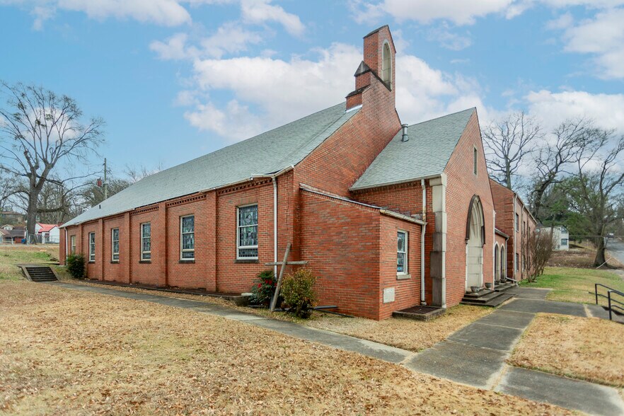 More Photos Of 2001 Avenue Z, Birmingham Religious Facility For Sale