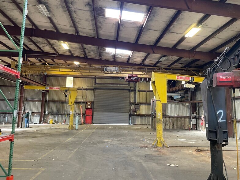 More Photos Of 109 N Richey St, Pasadena Warehouse For Lease