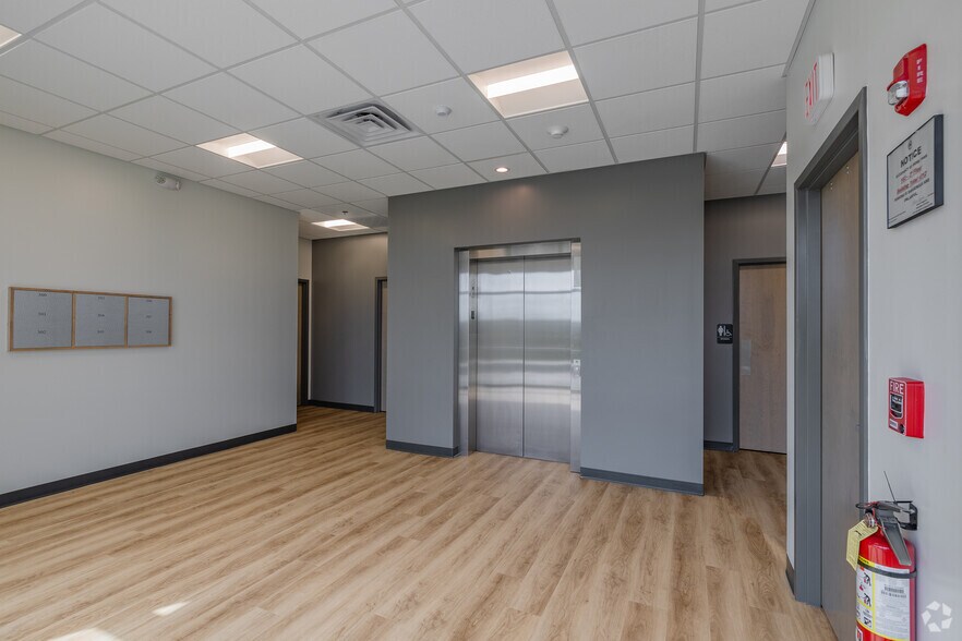 More Photos Of 4917 Centre Pointe Dr, North Charleston Office For Lease