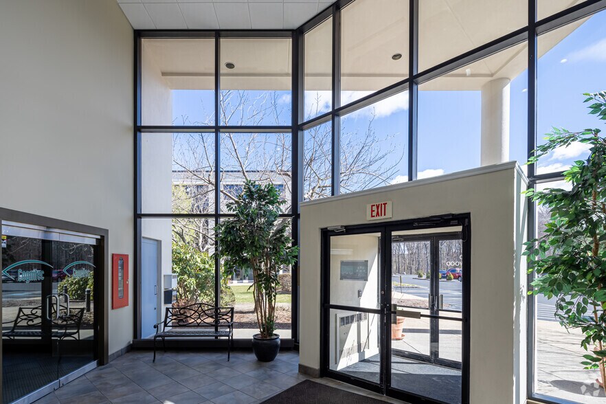 More Photos Of 200 Ledgewood Pl, Rockland Unknown For Lease