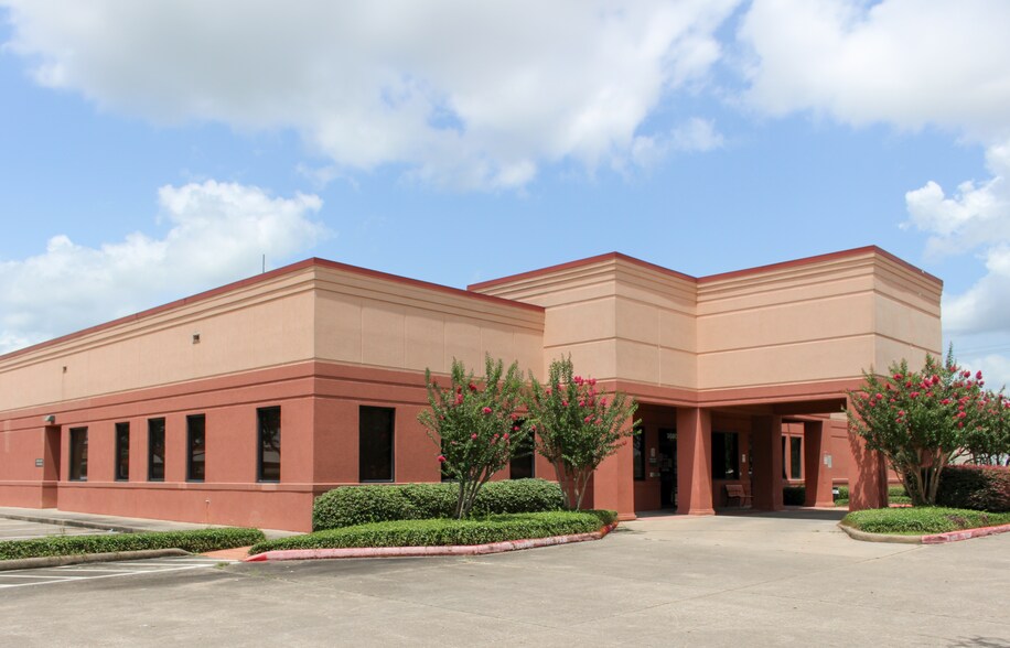 More Photos Of 3050 Liberty St, Beaumont Freestanding For Sale