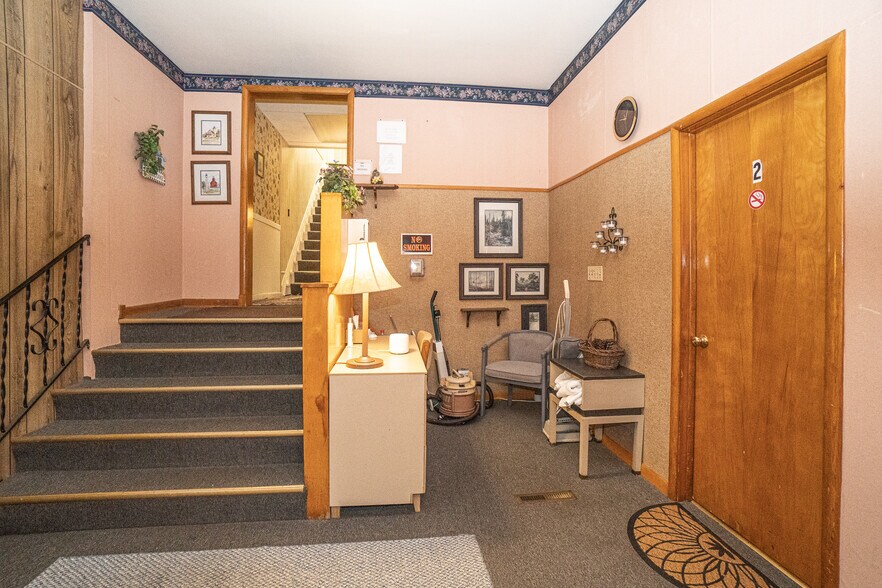 More Photos Of 314 Chippewa St, Ontonagon Hotel For Sale