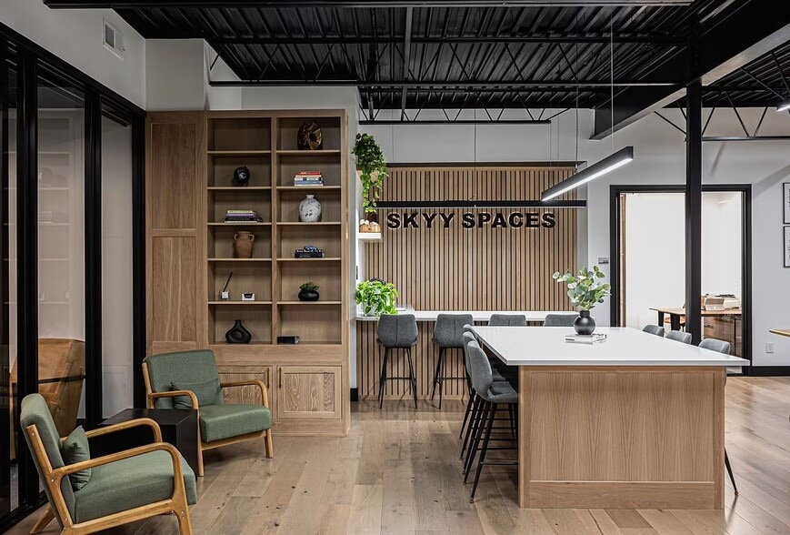 More Photos Of 220 W Bridge St, Dublin Office For Lease