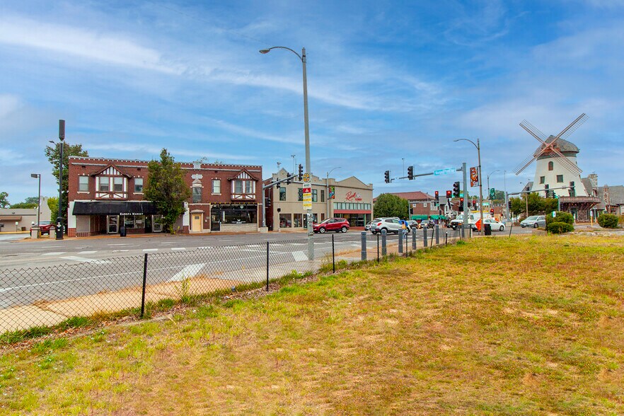 More Photos Of 5003-5005 Gravois Ave, Saint Louis Storefront Retail Residential For Lease