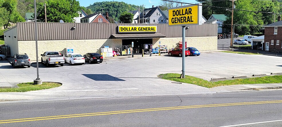 More Photos Of 216 E Main St, Saltville Freestanding For Sale