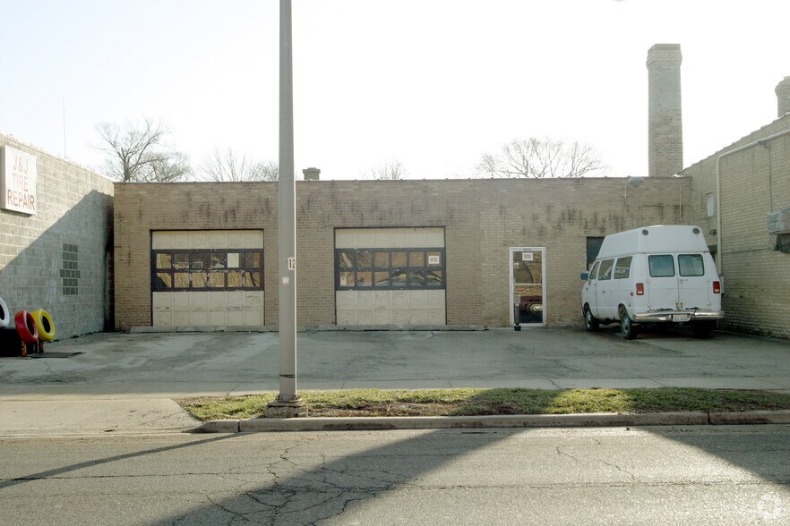 More Photos Of , Des Plaines Unknown For Sale