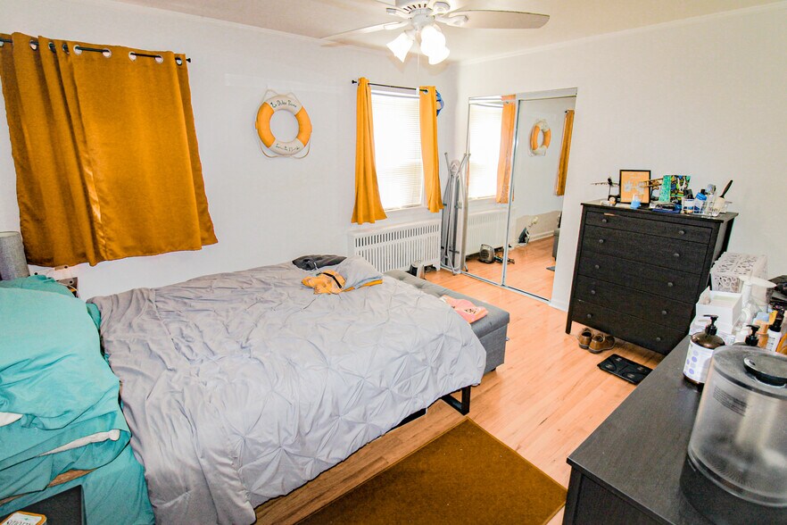 More Photos Of 6667-6669 W Devon Ave, Chicago Apartments For Sale