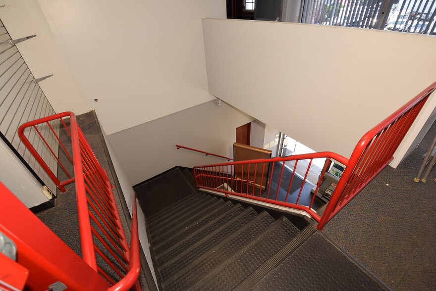 More Photos Of 300 Willis Ave, Mineola Storefront Retail Office For Lease