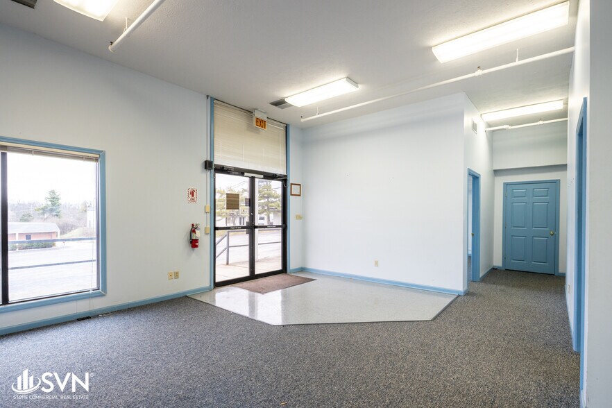 More Photos Of 1047 US Highway 127 S, Frankfort Medical For Lease