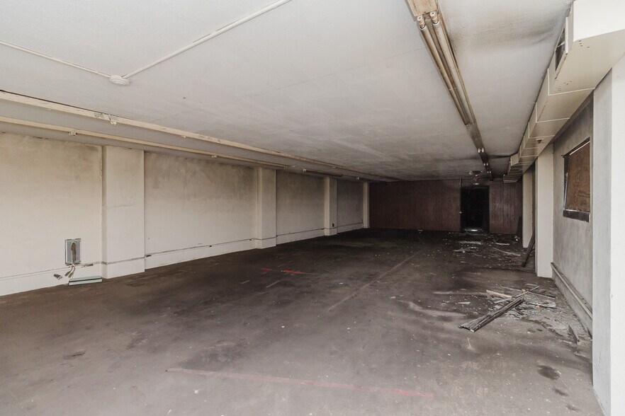 More Photos Of 470 N Seneca St, Wichita Warehouse For Sale