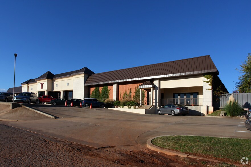 More Photos Of 4701 N Stiles Ave, Oklahoma City Light Manufacturing For Sale