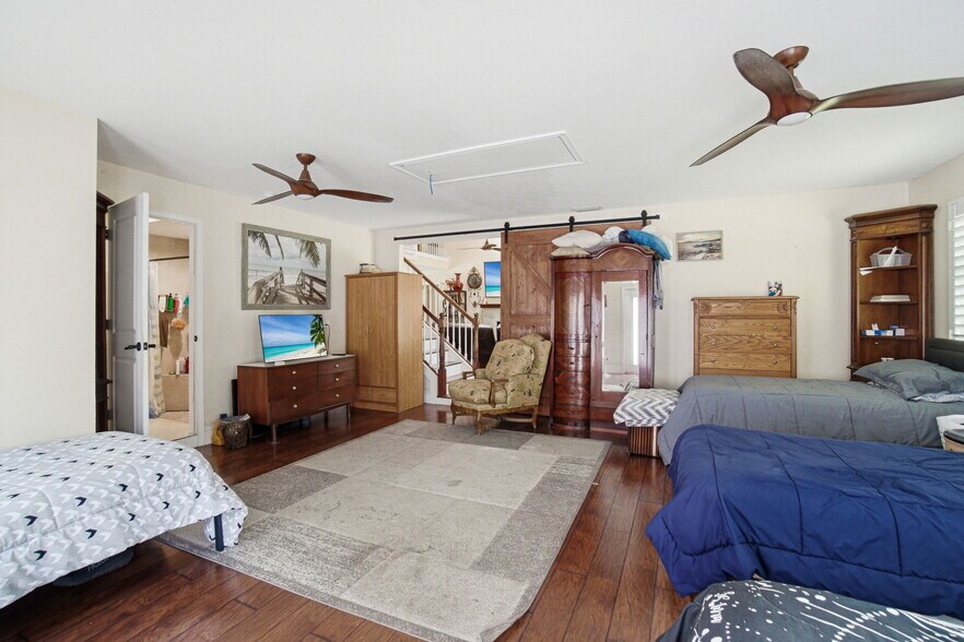 More Photos Of 4120 3rd Ave NW, Naples Apartments For Sale