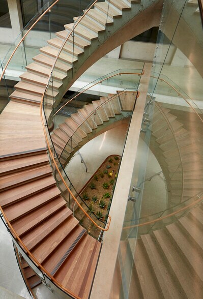 More Photos Of 9310 Athena Cir, La Jolla Research And Development For Lease