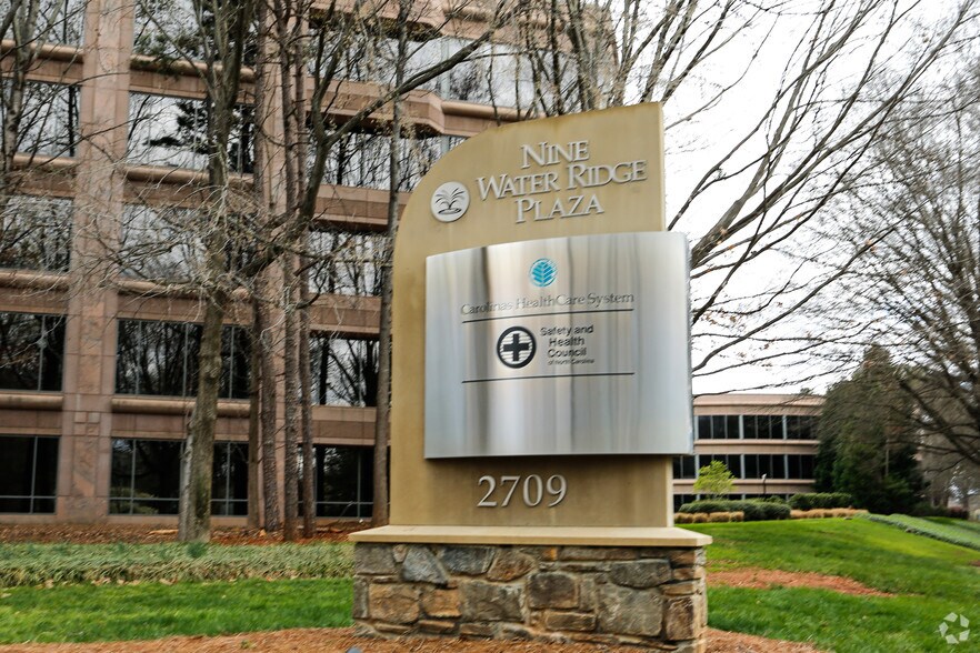 More Photos Of 2709 Water Ridge Pky, Charlotte Office For Lease