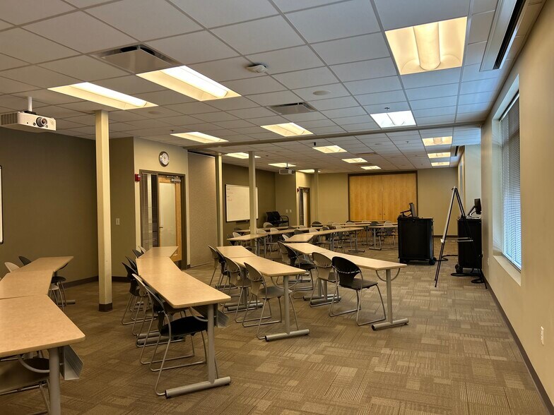 More Photos Of 310 Billingsly Ct, Franklin Medical For Sale