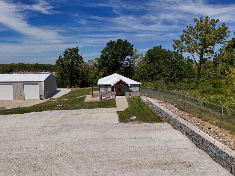 More Photos Of 1455 SE County Road AA, Blue Springs Warehouse For Sale