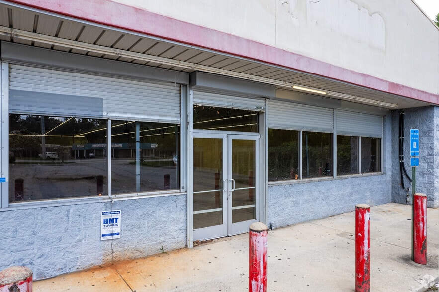 More Photos Of 4072 Glenwood Rd, Decatur Freestanding For Lease