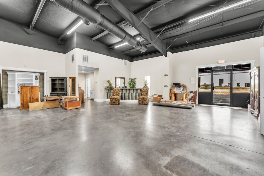 More Photos Of 107 Hurricane Creek Dr, Piedmont Warehouse For Lease