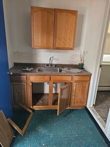 More Photos Of 629 Broadway, Bayonne Medical For Sale