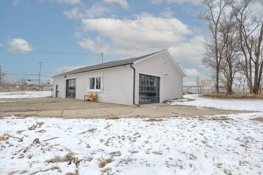 More Photos Of 5482 Miller Rd, Swartz Creek Auto Repair For Sale