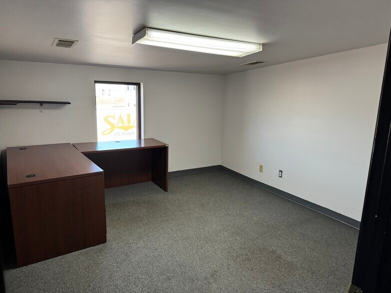 More Photos Of 2029 Brookside Ln, Kingsport Industrial For Sale