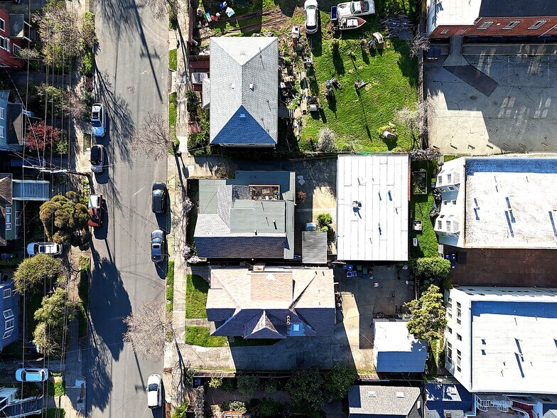 More Photos Of 2045 Emerson St, Berkeley Apartments For Sale