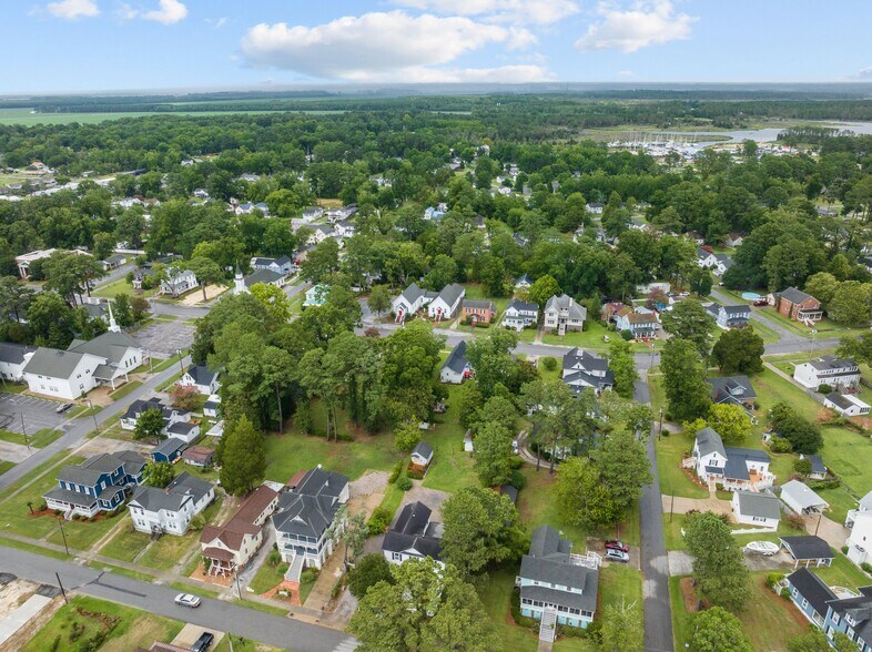 More Photos Of 567 E Water St, Belhaven Hospitality For Sale