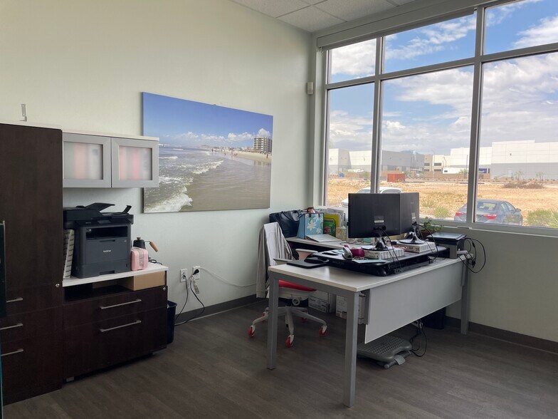 More Photos Of 7465 W Badura Ave, Las Vegas Warehouse For Sale