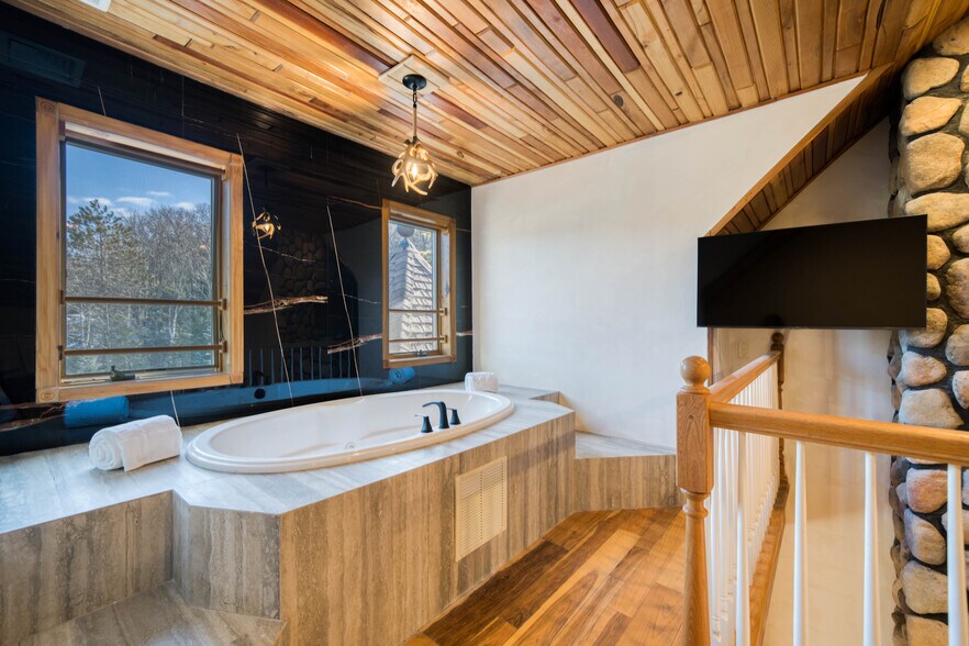 More Photos Of 218 NY-296, Windham Hotel For Sale