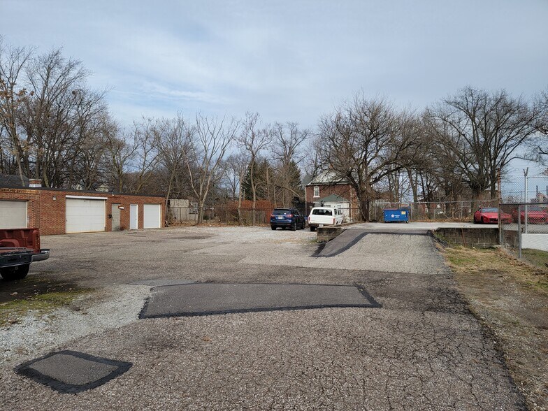 More Photos Of 771 Moon St, Akron Warehouse For Lease