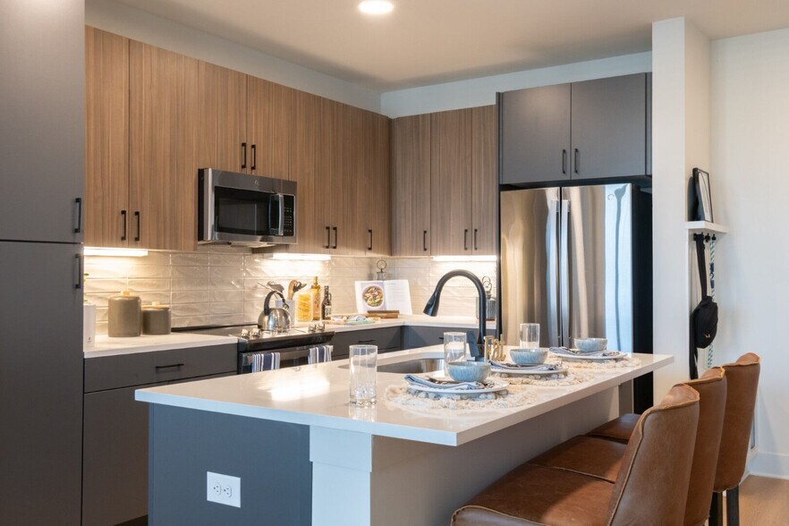 More Photos Of 930 W Mallard Creek Church Rd, Charlotte Apartments For Lease