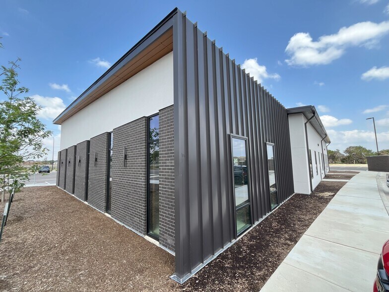 More Photos Of 10861 183A Toll Rd, Leander Medical For Sale