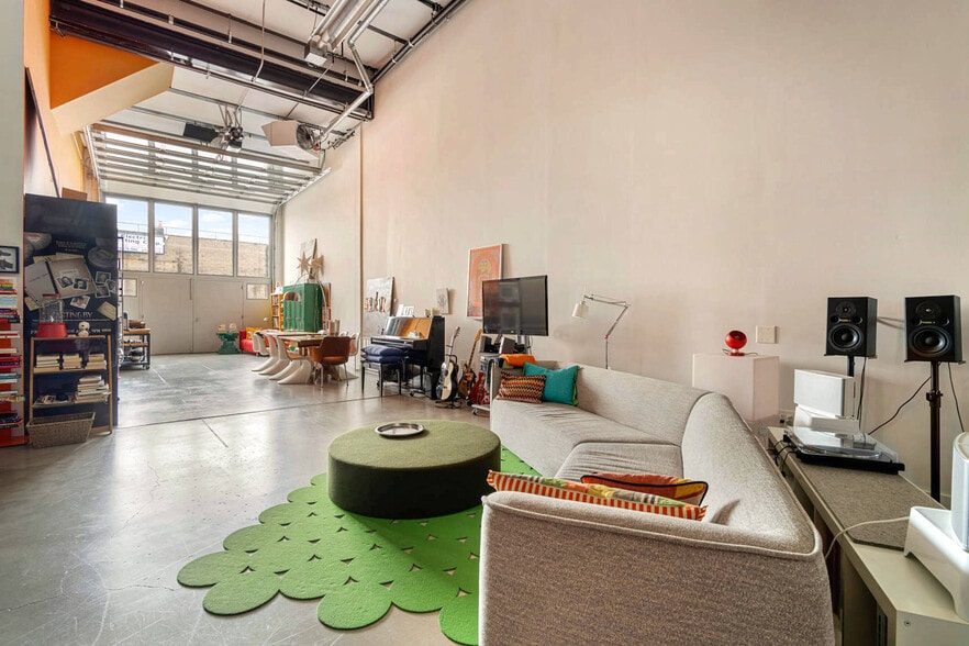 More Photos Of 251 Montrose Ave, Brooklyn Flex For Sale