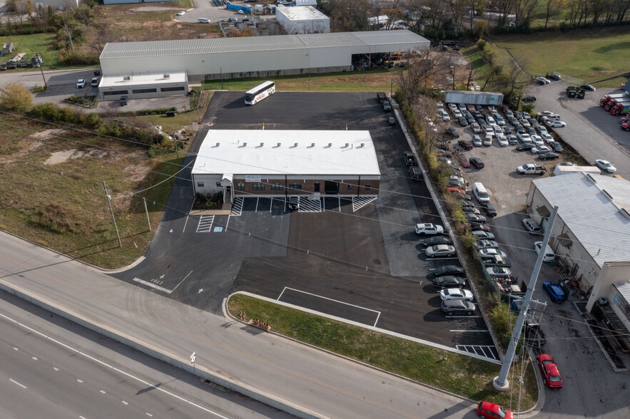 More Photos Of 1180 Finney Dr, Lexington Light Distribution For Lease