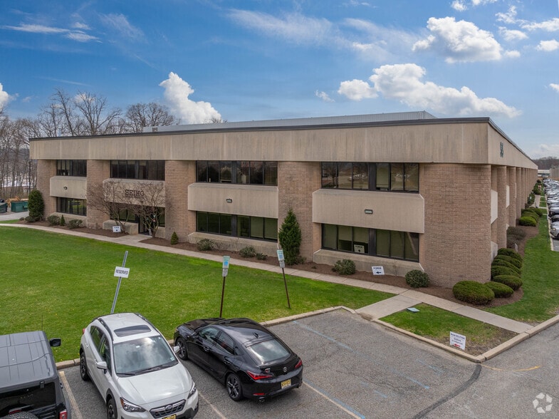 More Photos Of 575 Corporate Dr, Mahwah Industrial For Lease