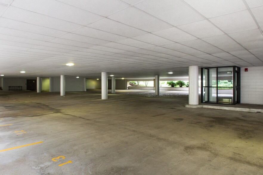 More Photos Of 14515 N Outer Forty, Chesterfield Office For Lease