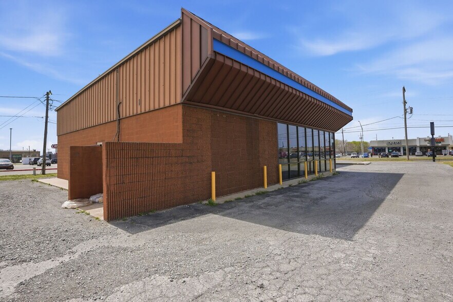 More Photos Of 1001 NW Sheridan Rd, Lawton Freestanding For Lease