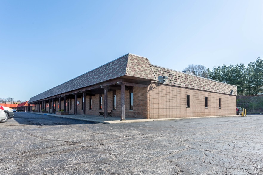 Primary Photo Of 105 5th St SE, Barberton Medical For Sale