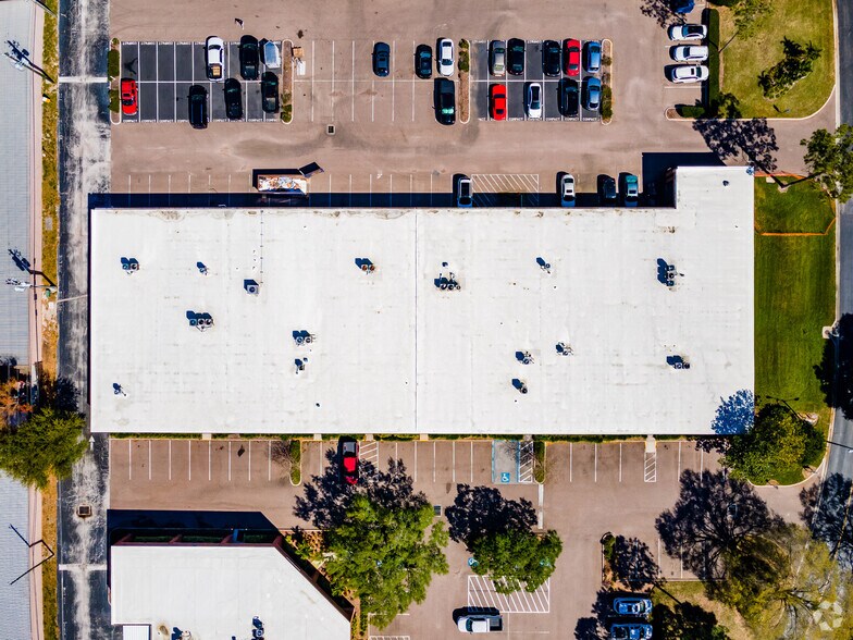 More Photos Of 5402-5460 Beaumont Center Blvd, Tampa Unknown For Lease