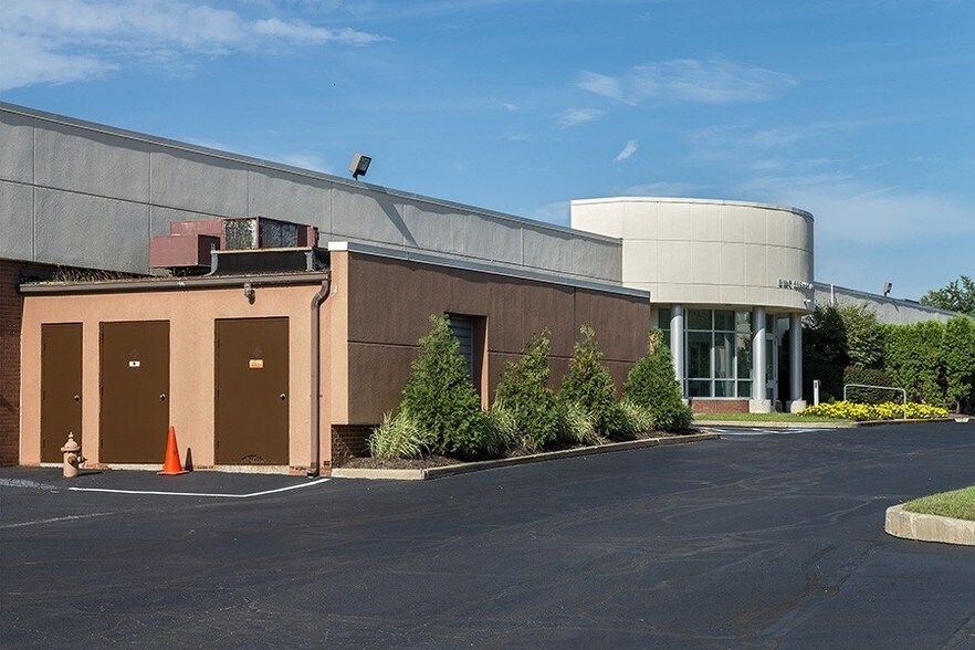 More Photos Of 4800 E 131st St, Garfield Heights Office For Sale