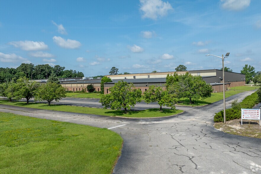 More Photos Of 719 Dunn Rd, Fayetteville Warehouse For Sale