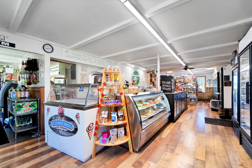 More Photos Of E6659 Wolf River Dr, Fremont General Retail For Sale