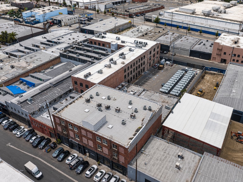 More Photos Of 440 Seaton St, Los Angeles Loft Creative Space For Sale