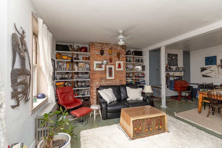 More Photos Of 21 N 2nd St, Easton Storefront Retail Residential For Sale