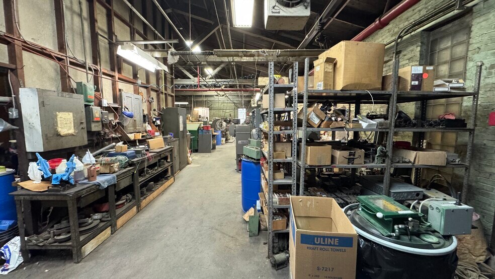 More Photos Of 240 S Main St, Nazareth Flex For Lease