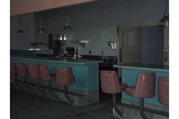 More Photos Of 708-720 Parksville Rd, Parksville Restaurant For Sale