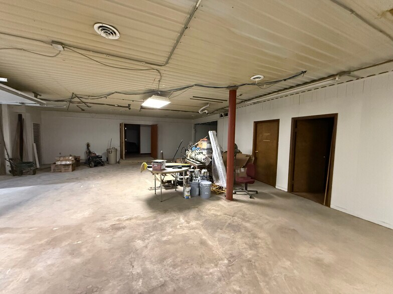 More Photos Of 8767 N 32nd St, Richland Warehouse For Sale