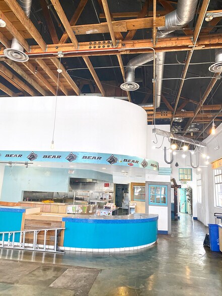 More Photos Of 418-424 Wilshire Blvd, Santa Monica Restaurant For Lease