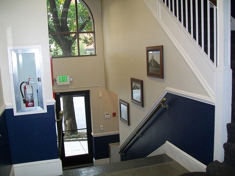 More Photos Of 1 E Franklin St, Baltimore Office Residential For Lease