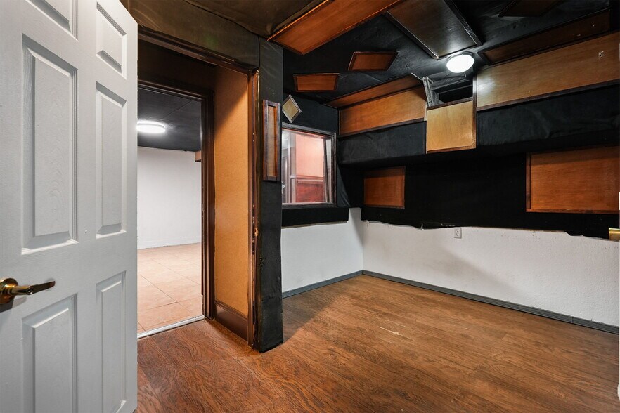 More Photos Of 2422 Montana Ave, El Paso Storefront Retail Office For Sale
